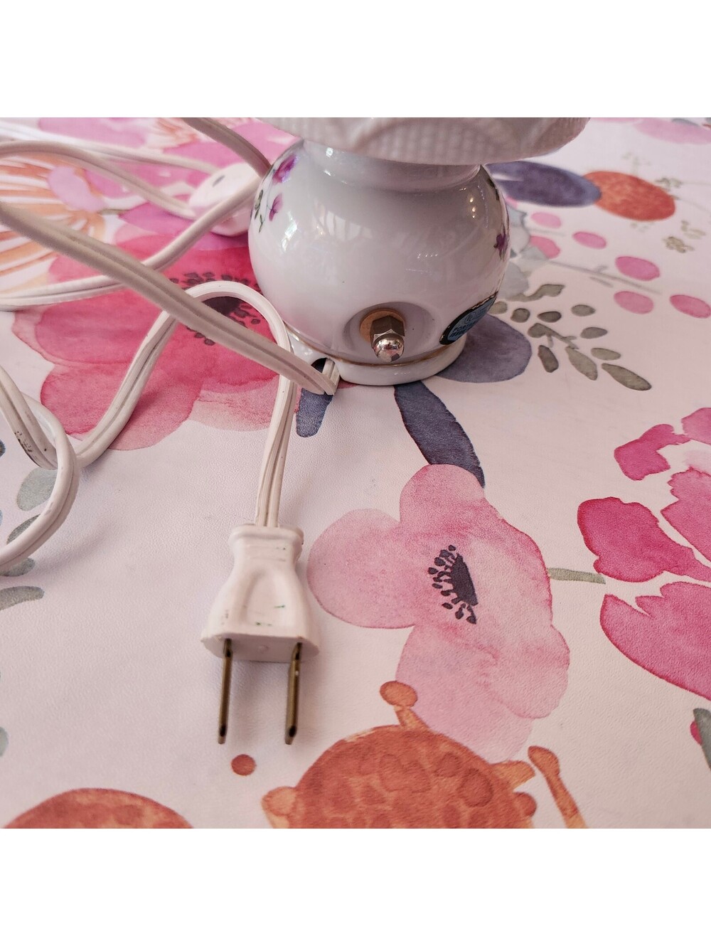 Vintage Porcelain Floral Boudoir Night Light Lamp Pink Roses Gold Trim - Picture 6 of 6